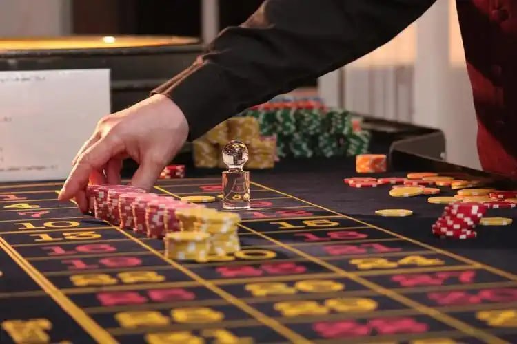Tampilan fitur bonus Money Train dengan simbol kereta dan pengganda di aladdin666